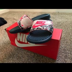 Nike slides women’s 5